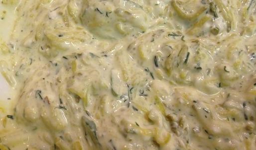 закусочный рулет из омлета с семгой