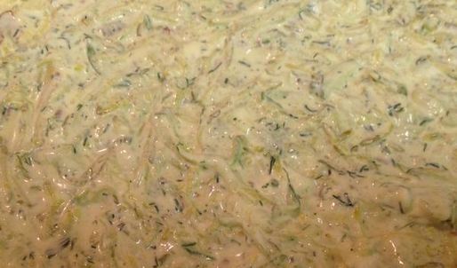 закусочный рулет из омлета с семгой