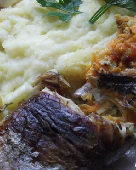 Рецепт запеченных рулетов из скумбрии