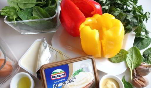 зеленый рулет с креветками и болгарским перцем