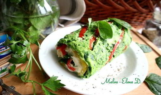 зеленый рулет с креветками и болгарским перцем