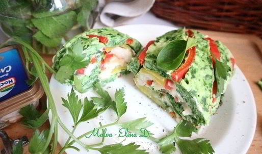 зеленый рулет с креветками и болгарским перцем