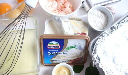 зеленый рулет с креветками и болгарским перцем