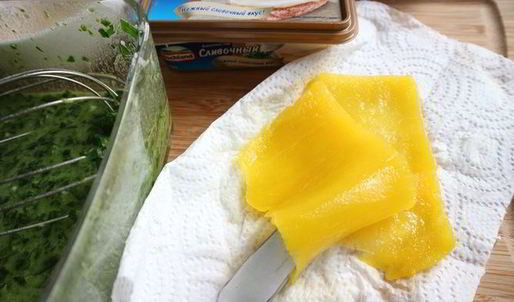 зеленый рулет с креветками и болгарским перцем