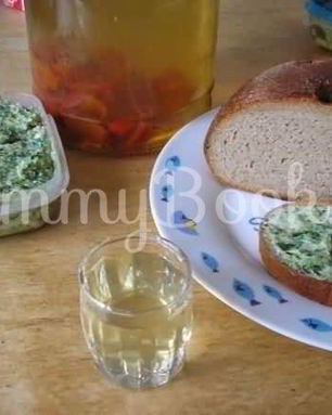 Сало с зеленью и чесноком