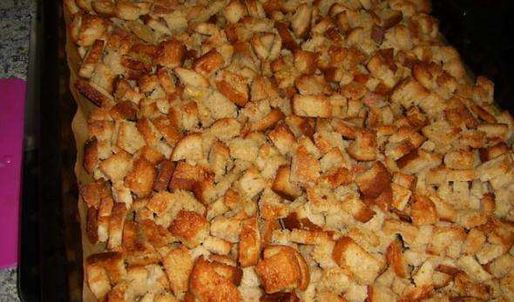 сухарики с чесноком