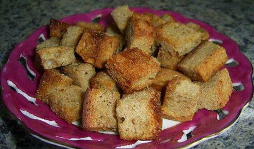 сухарики с чесноком