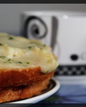 Хрустящие сэндвичи с соусом бешамель