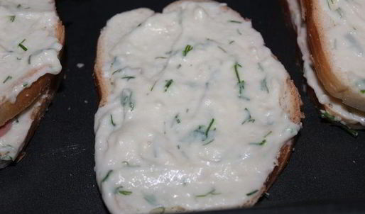 хрустящие сэндвичи с соусом бешамель