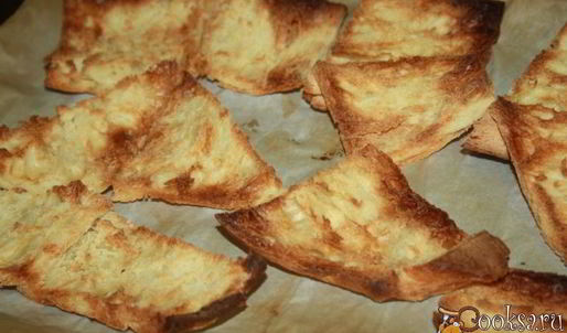 хрустящие сэндвичи с запеченной куриной грудкой и пряным соусом с карри и кориандром