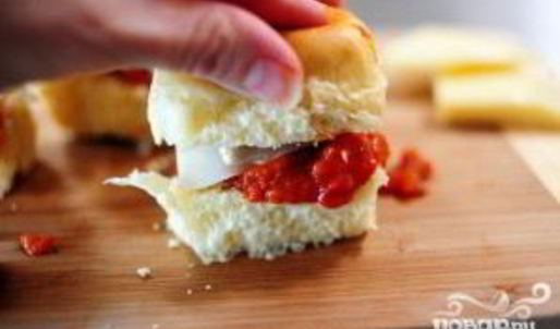 мини-сэндвичи с фрикадельками