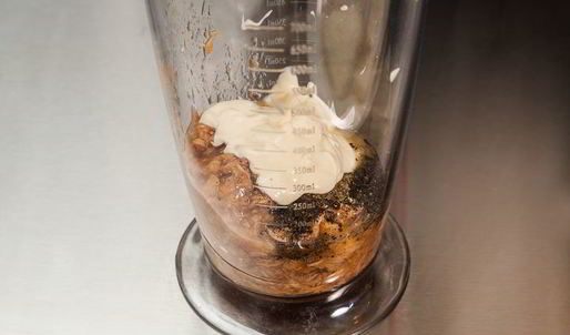 открытый сэндвич с тунцом