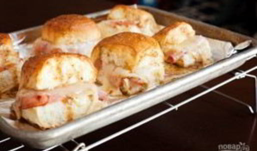 простые сэндвичи с пикантным соусом