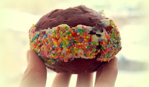 шоколадные сэндвичи с творожным кремом