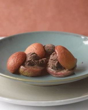 Сэндвич из персиков с мороженым