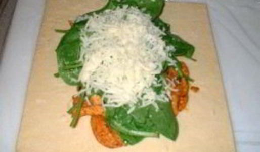 сэндвич с цыпленком, шпинатом и сыром