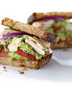 Сэндвич с тунцом и авокадо