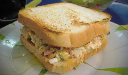 сэндвич с тунцовым салатом