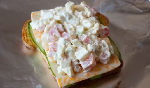 сэндвич с яичным салатом