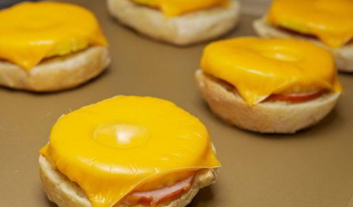 сэндвичи с ананасом и ветчиной