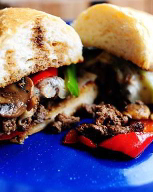 Сэндвичи с говядиной, болгарским перцем и грибами