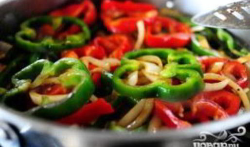 сэндвичи с говядиной, болгарским перцем и грибами