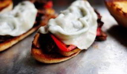 сэндвичи с говядиной, болгарским перцем и грибами