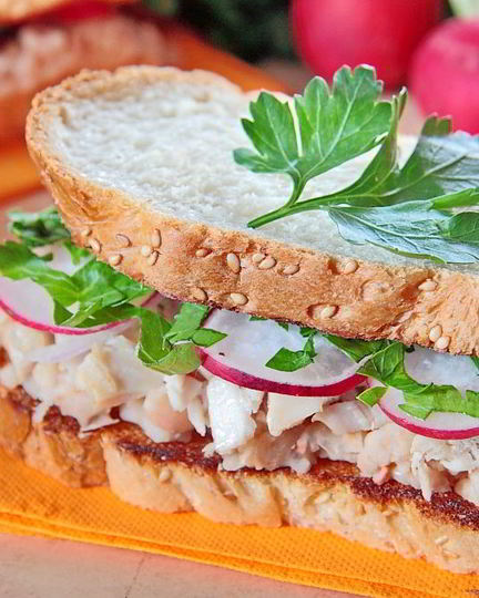 Рецепт сэндвичей с курицей, редисом и фасолью