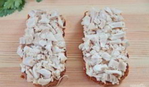 сэндвичи с курицей, редисом и фасолью