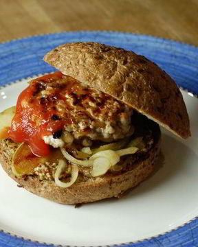 Сэндвичи со свиными котлетками и яблоками