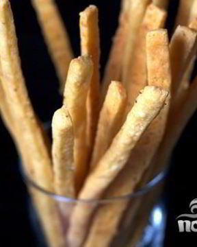 Сырные палочки из острого сыра