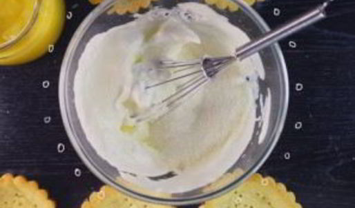 лимонная тарталетка с меренгой