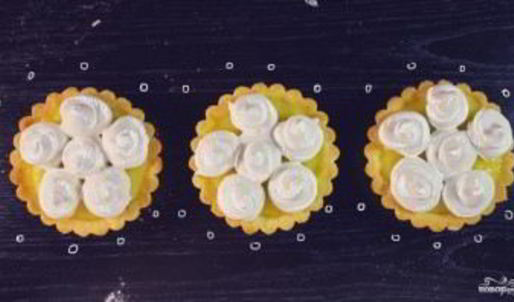 лимонная тарталетка с меренгой