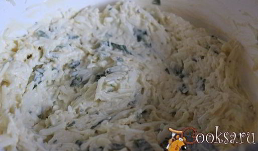 новогодние тарталетки с салатом и красной икрой