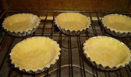 песочные тарталетки с вишней