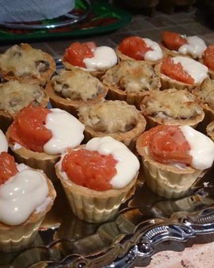 Рецепт семги в тарталетках с сырным соусом