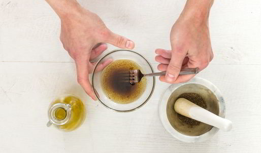 тарталетка со сливочным сыром с помидорами, цуккини и рукколой