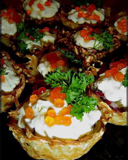 Рецепт тарталеток картофельных с селедкой и икрой