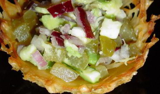 тарталетки картофельные с селедкой и икрой