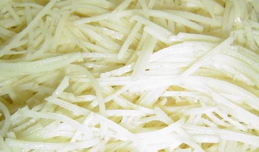 тарталетки картофельные с селедкой и икрой