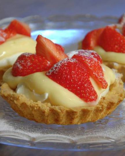 Рецепт тарталеток с двойным кремом и клубникой