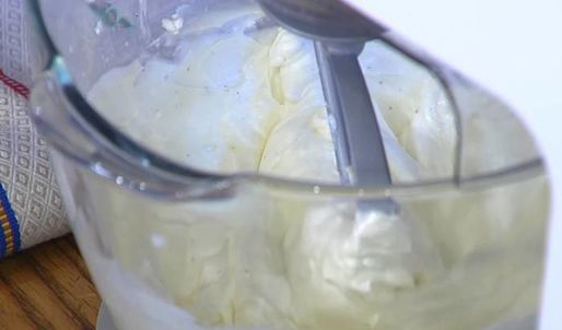 тарталетки с двойным кремом и клубникой