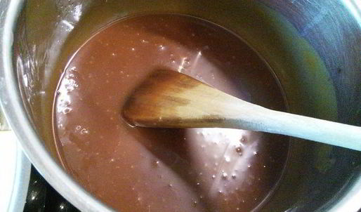 тарталетки с карамельным соусом и макадамией