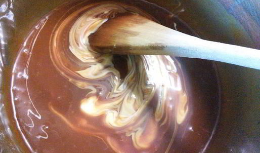 тарталетки с карамельным соусом и макадамией