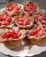 Тарталетки с клубникой и сливочным желе