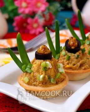 Тарталетки с консервированным тунцом