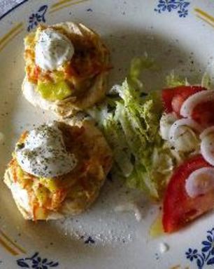 Тарталетки с крабовыми палочками