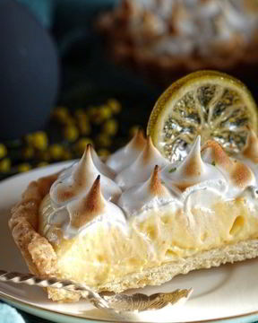 Тарталетки с лимонно-лаймовым кремом и меренгой