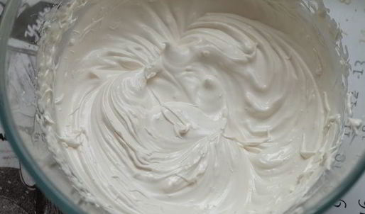 тарталетки с лимонно-лаймовым кремом и меренгой