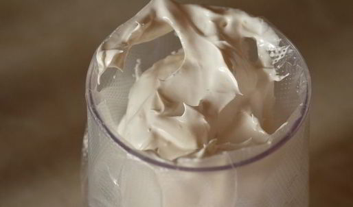 тарталетки с лимонно-лаймовым кремом и меренгой